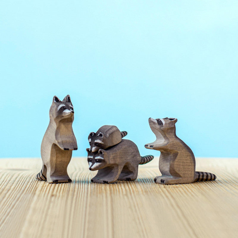 Raccoon Family with Tree SET